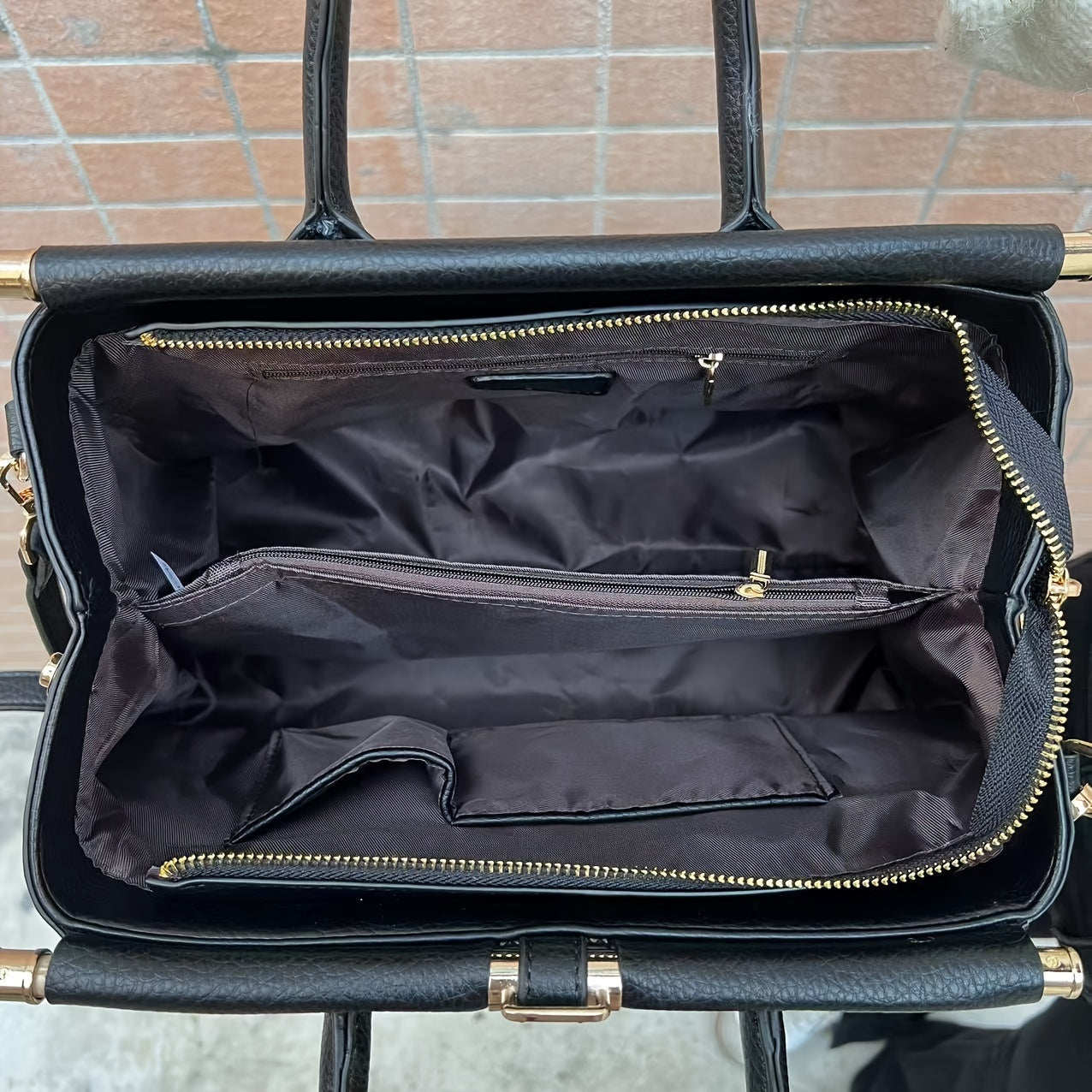 Elegant Crocodile Embossed Handbag for Work and Daily Use