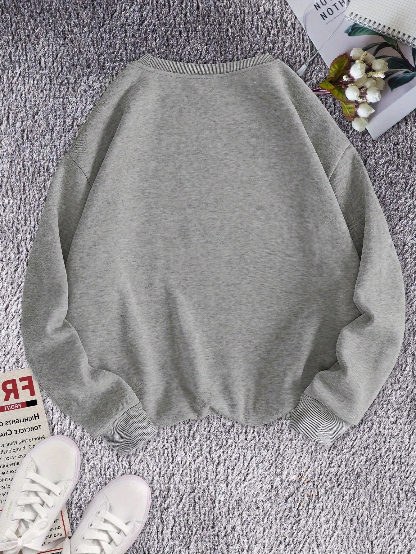 Women's Cozy Golf Sweatshirt with Stylish Golf Print Design
