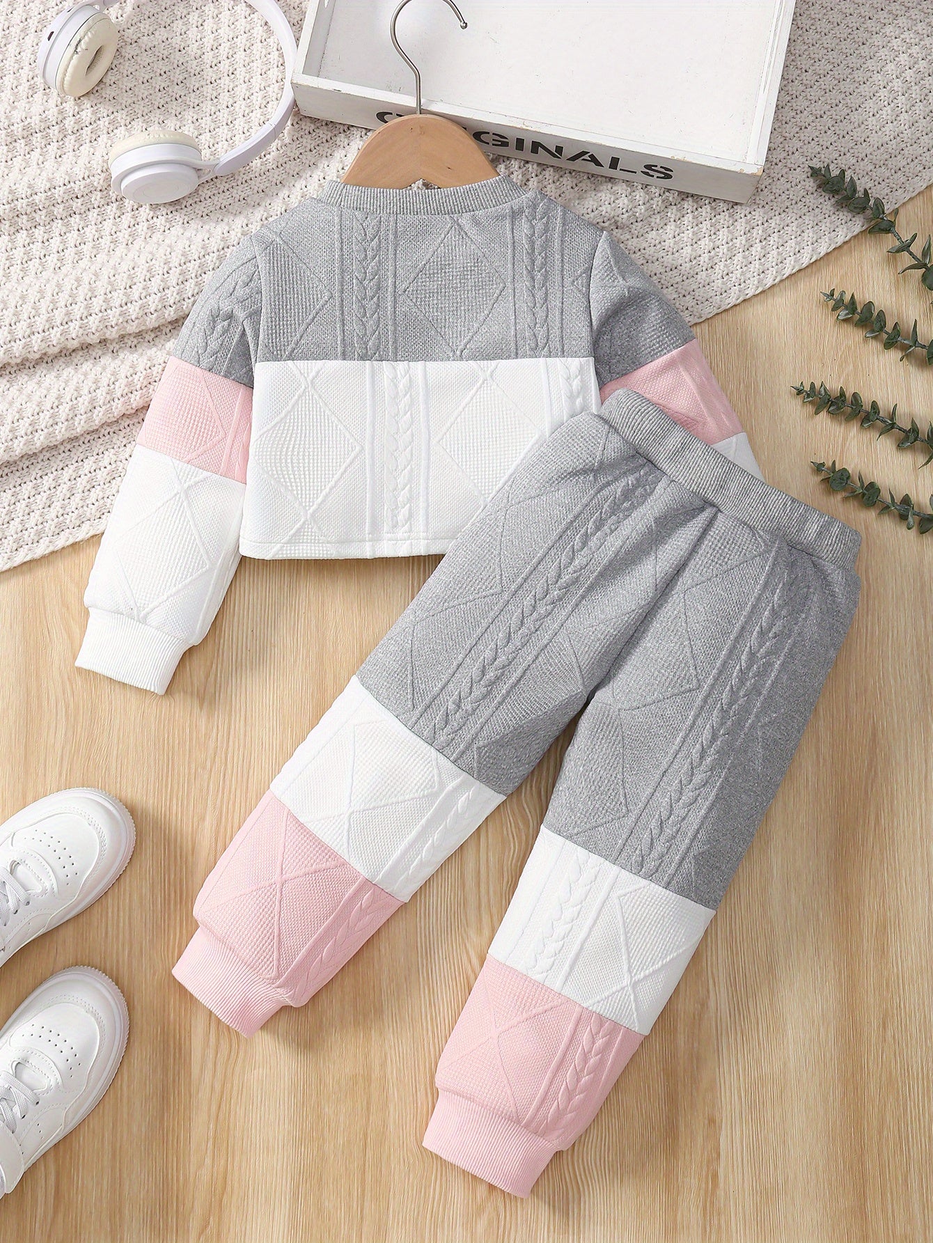 Toddler Girl Stylish Letter M Embroidered Outfit Set