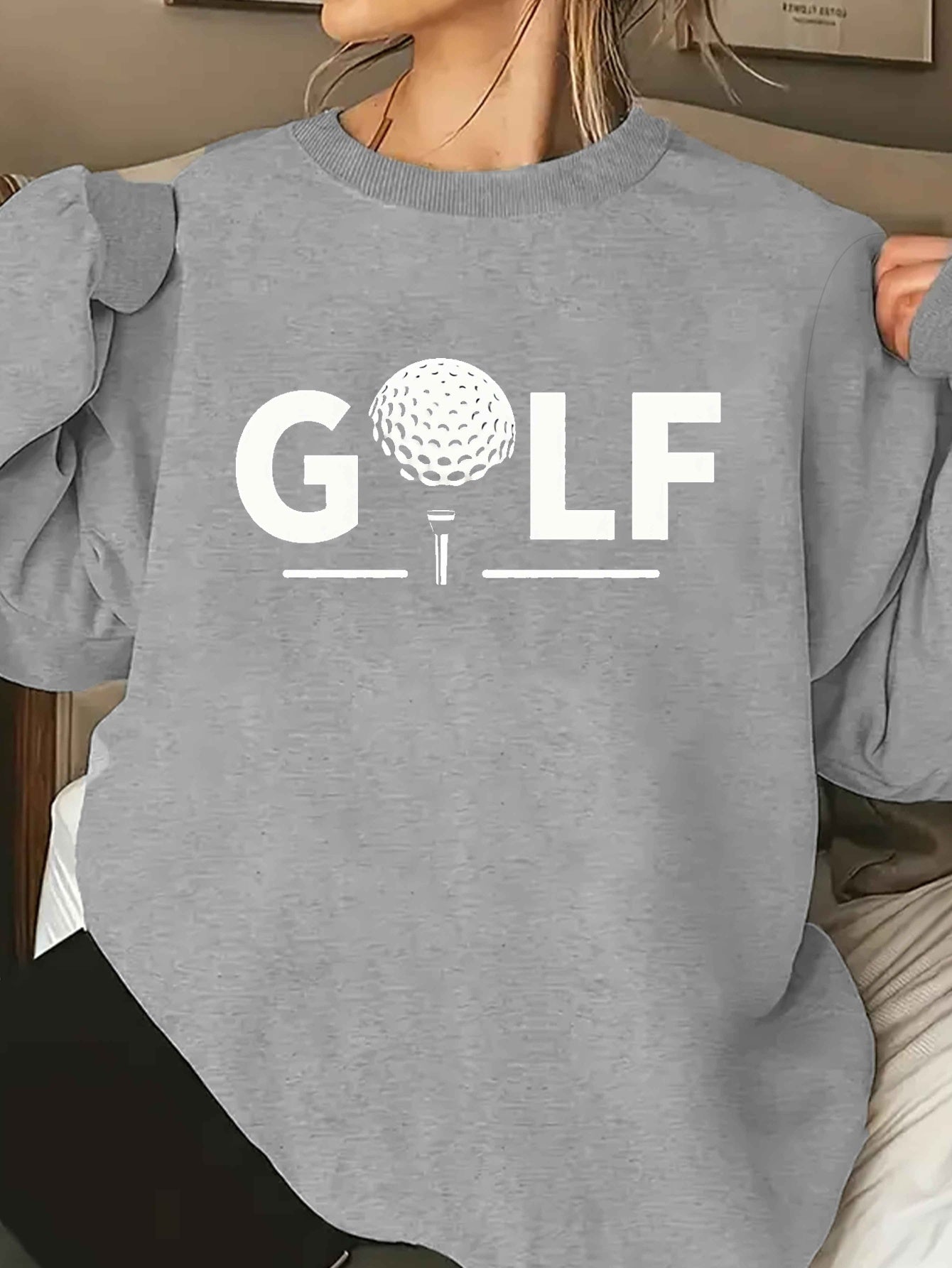 Women's Cozy Golf Sweatshirt with Stylish Golf Print Design