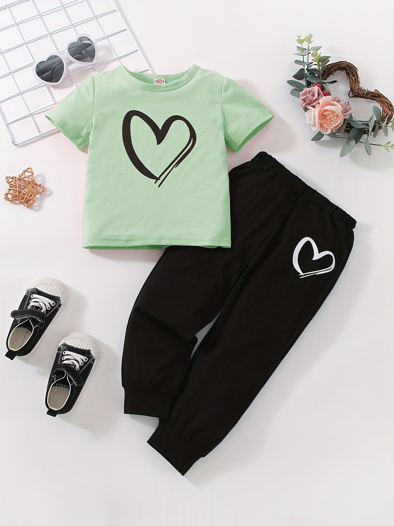 Girls Heart Print T-Shirt and Sweatpants Fashion Set
