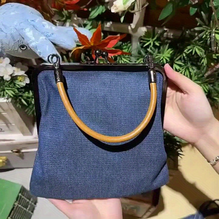 Fashionable Women's Crossbody Handbag with Twist Lock and Tassel