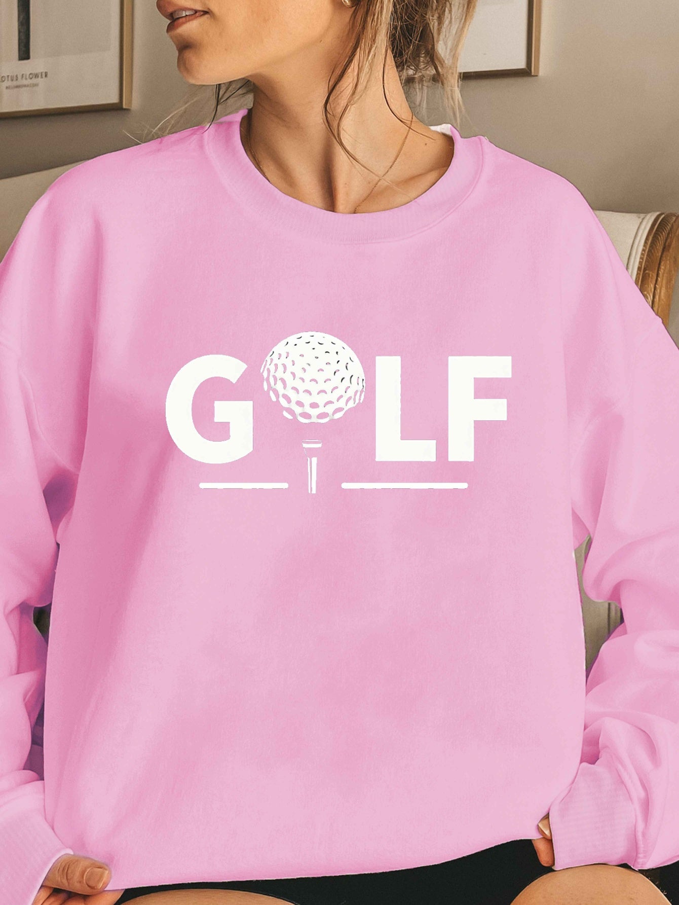 Women's Cozy Golf Sweatshirt with Stylish Golf Print Design