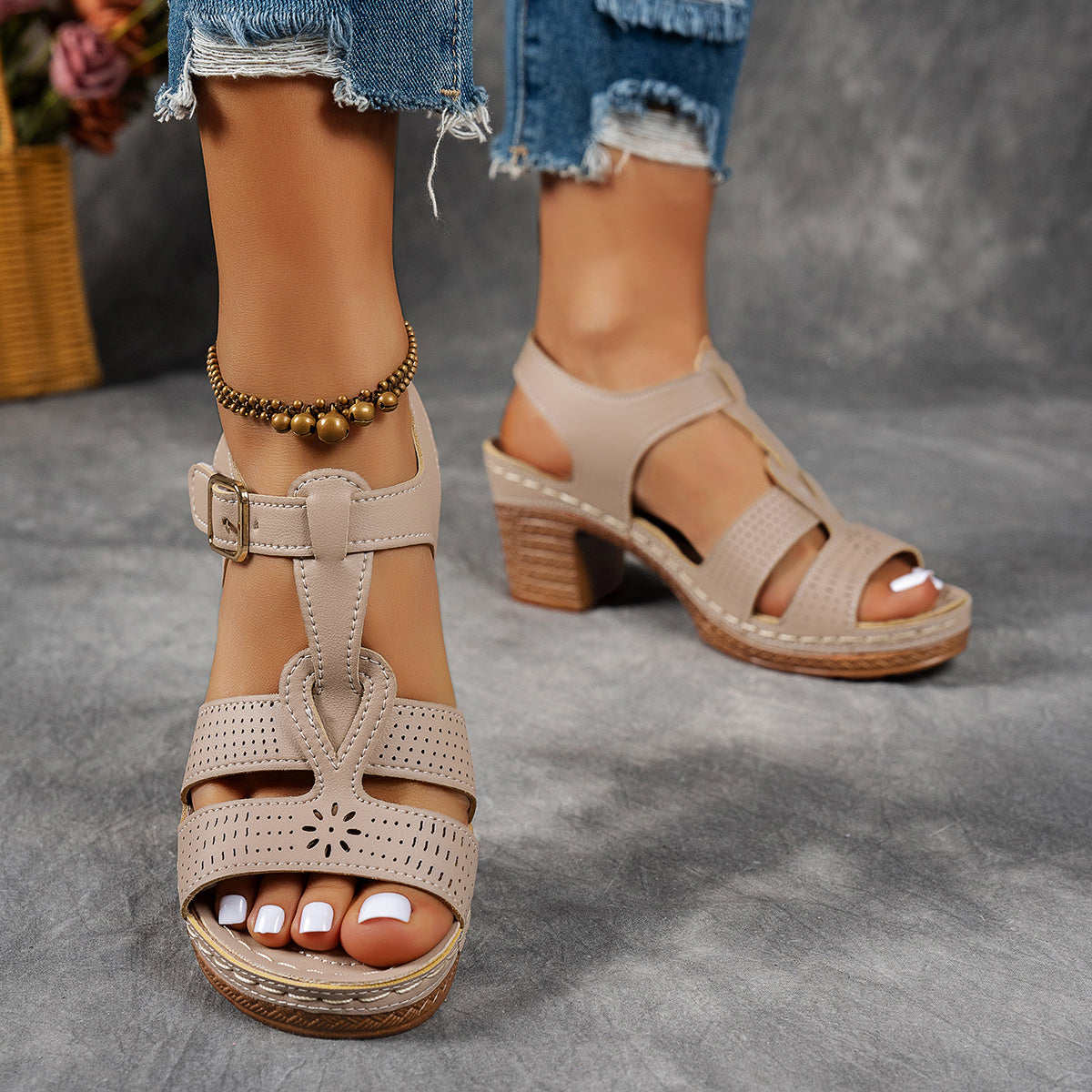 Women's Chunky Heel Platform Sandals Open Toe Ankle Strap Buckle Closure Comfortable Casual and Dressy Summer Shoes Black and Brown