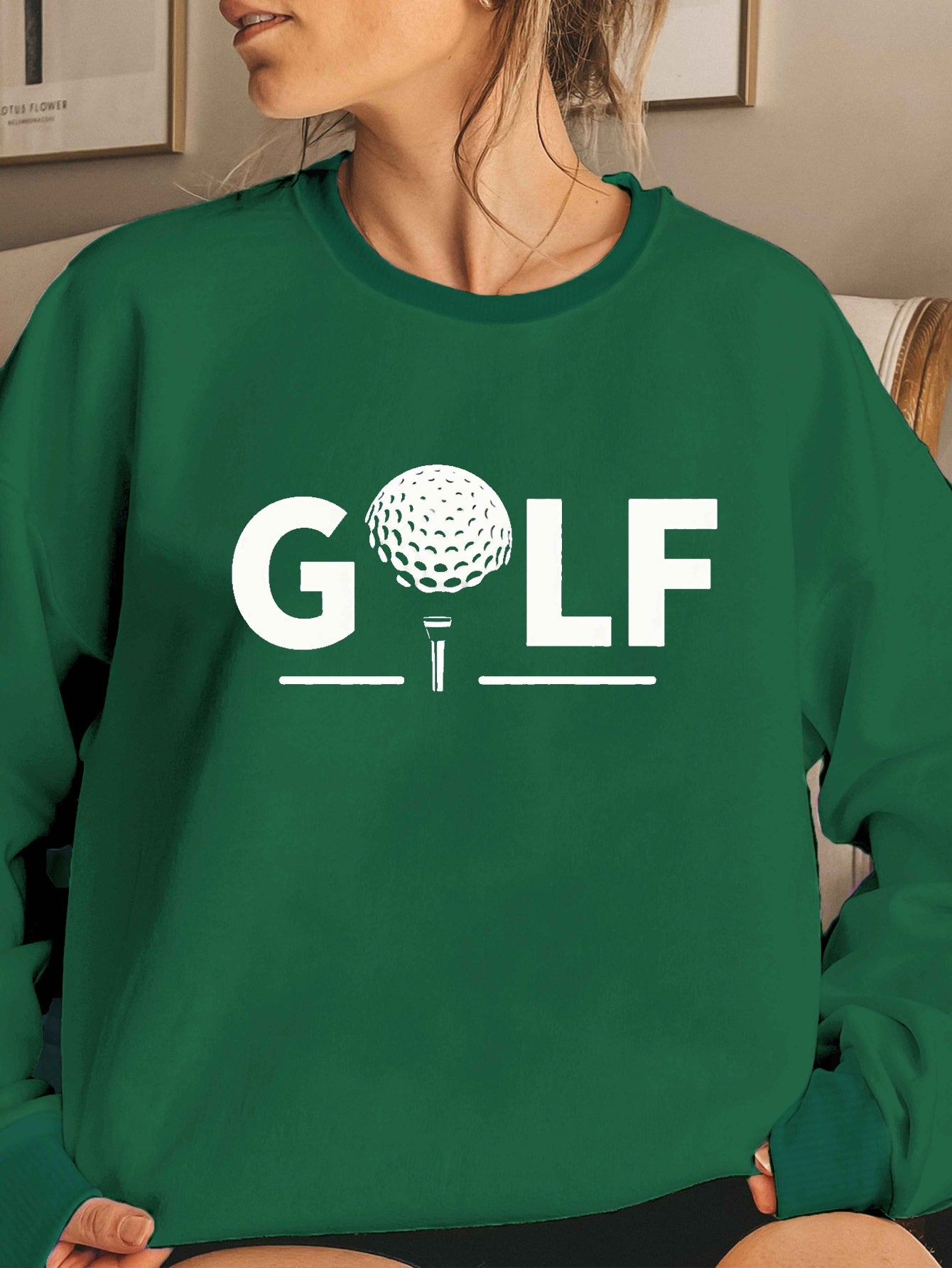 Women's Cozy Golf Sweatshirt with Stylish Golf Print Design