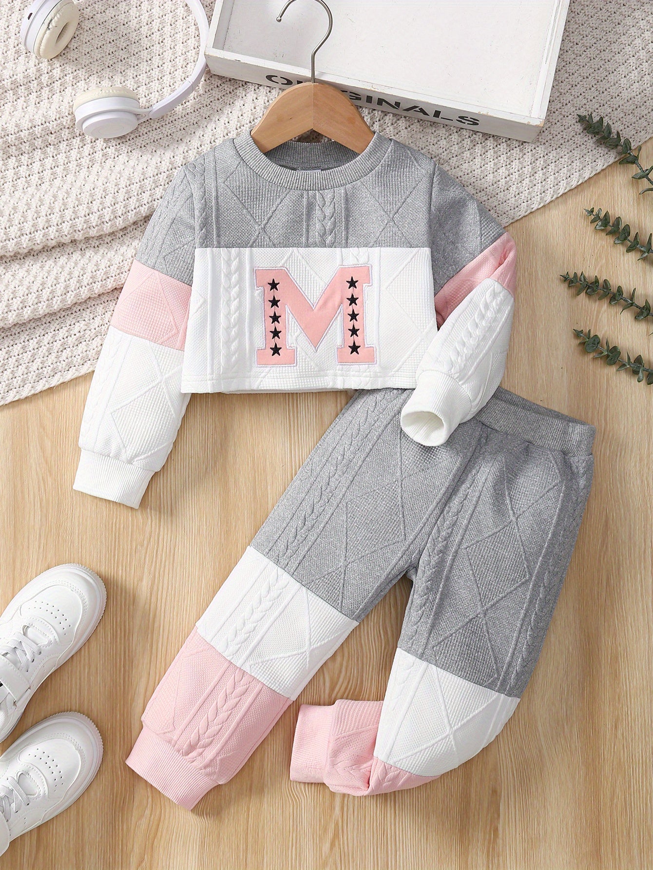 Toddler Girl Stylish Letter M Embroidered Outfit Set