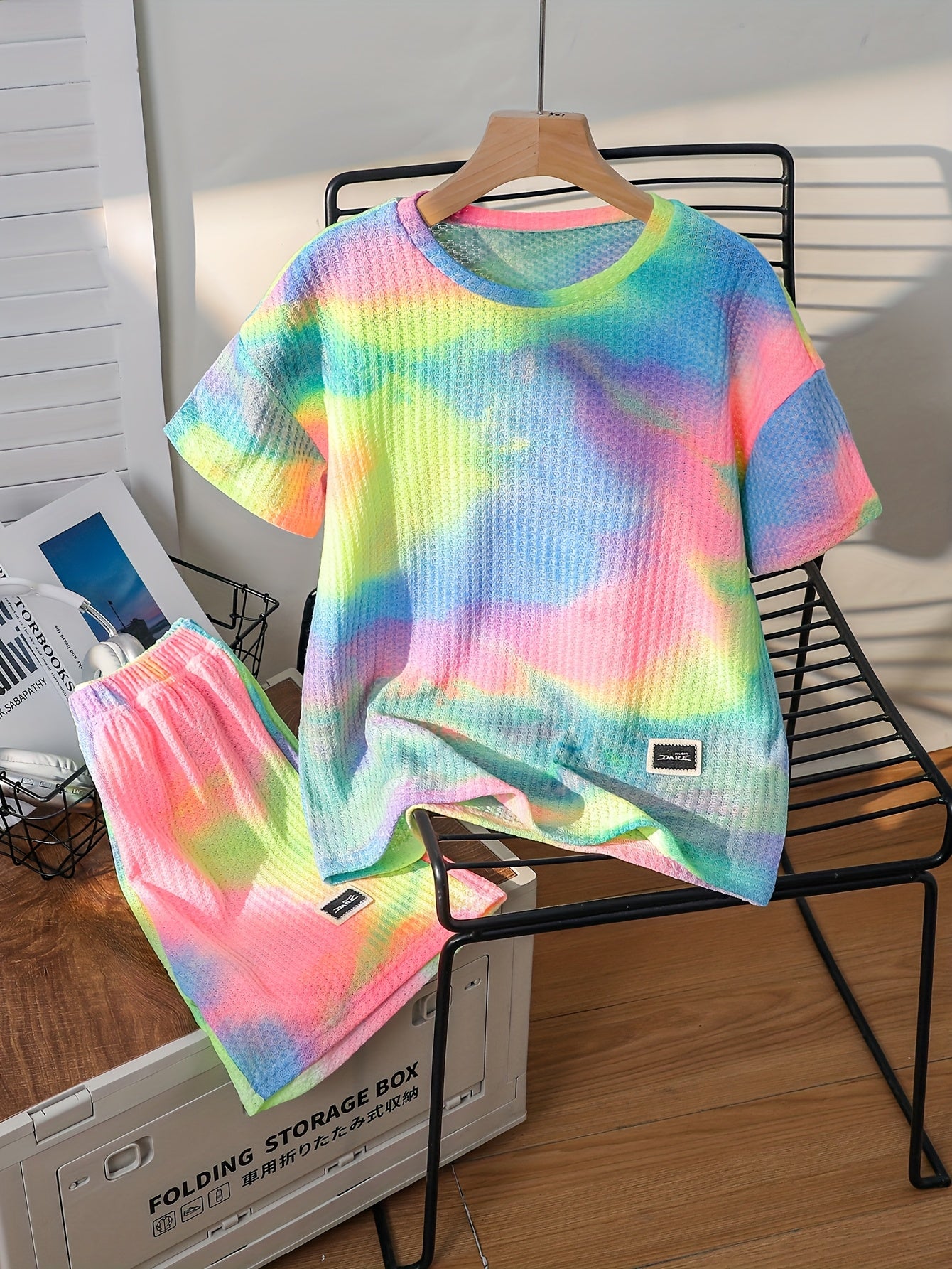 1 Set of 2pcs Polyester Tie Dye Boys Short Sleeve T Shirt and Shorts Suit for Summer Daily Use and Outdoor Activities