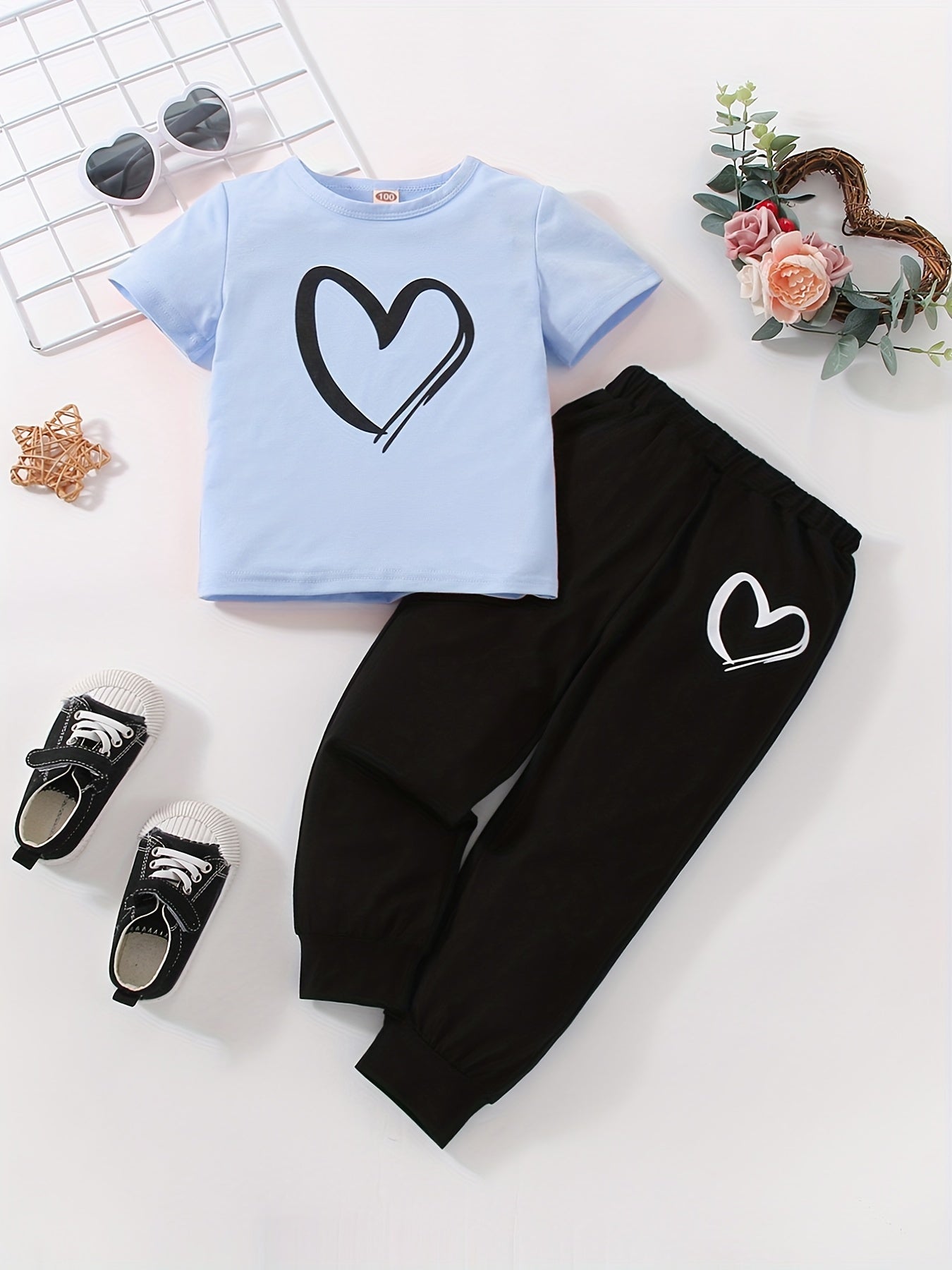 Girls Heart Print T-Shirt and Sweatpants Fashion Set