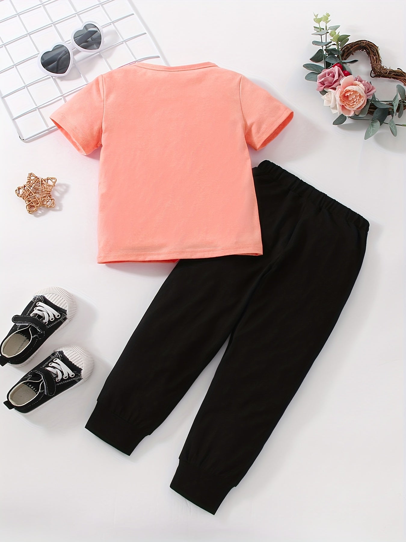 Girls Heart Print T-Shirt and Sweatpants Fashion Set