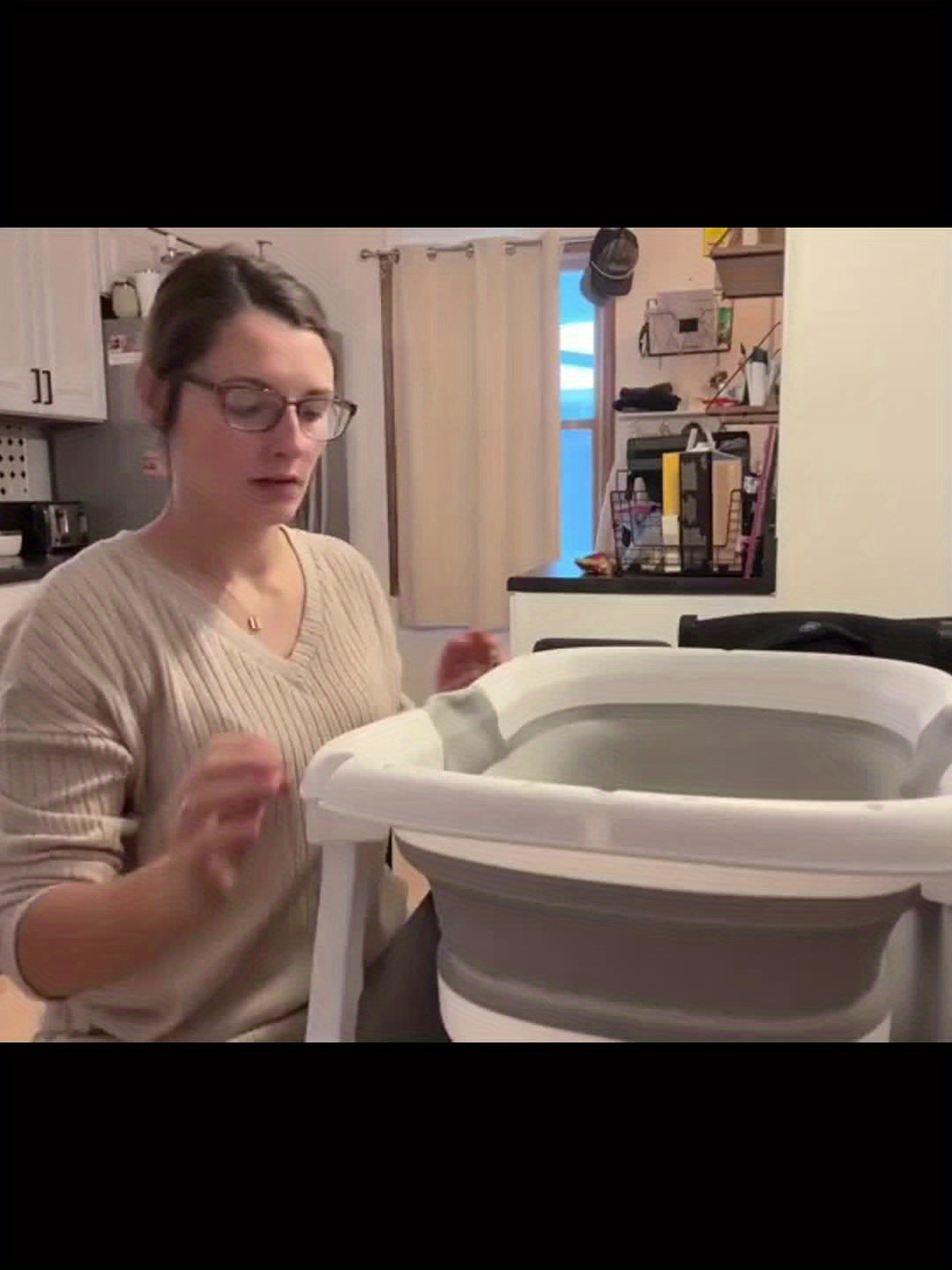 Collapsible Baby Bath Tub with Soft Cushion and Heat Sensitive Drain
