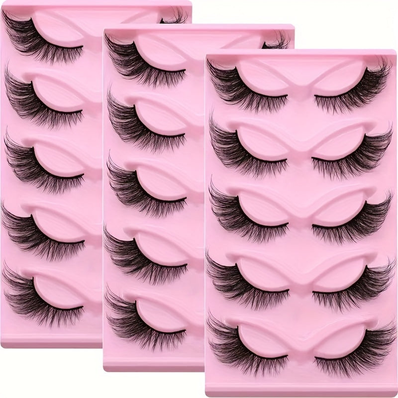 Dramatic Cat Eye False Eyelashes for Glamorous Makeup Looks