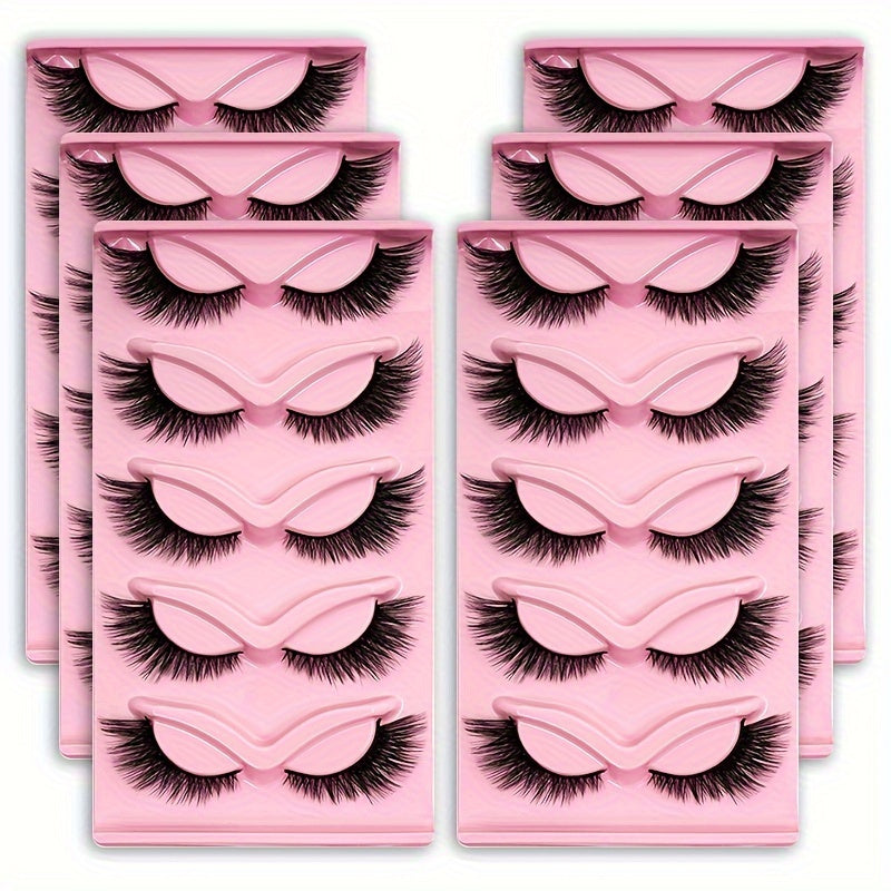 Dramatic Cat Eye False Eyelashes for Glamorous Makeup Looks