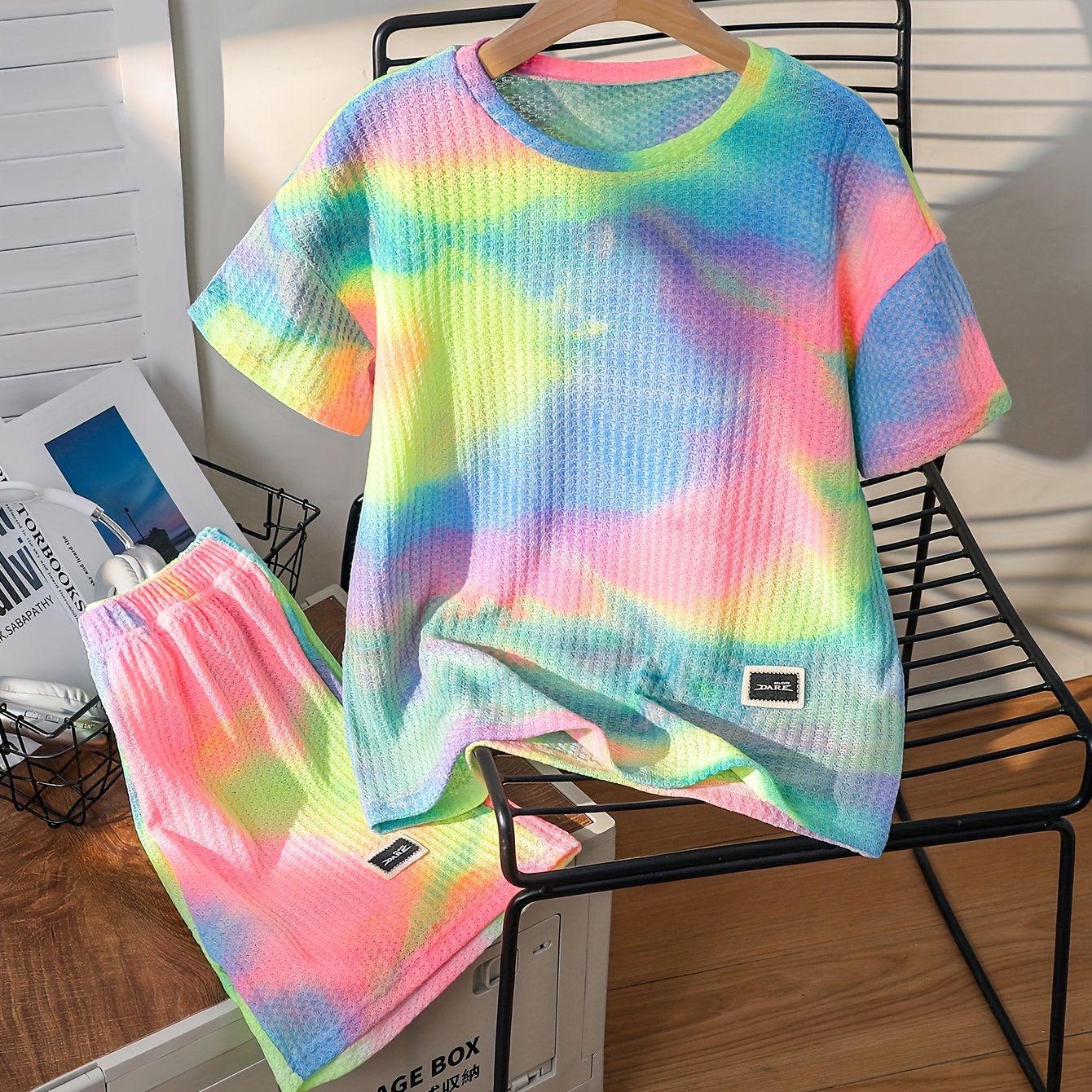 1 Set of 2pcs Polyester Tie Dye Boys Short Sleeve T Shirt and Shorts Suit for Summer Daily Use and Outdoor Activities