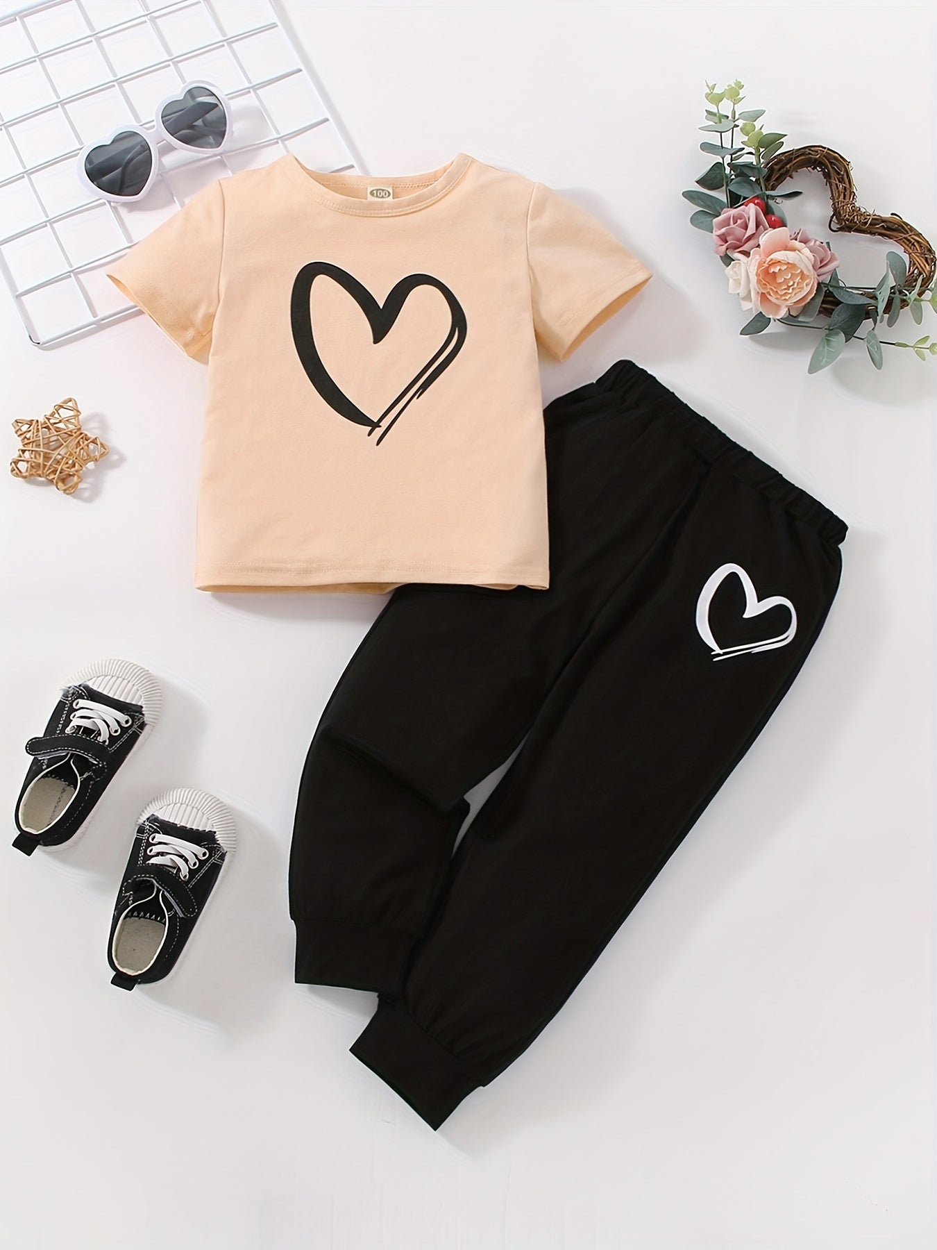 Girls Heart Print T-Shirt and Sweatpants Fashion Set