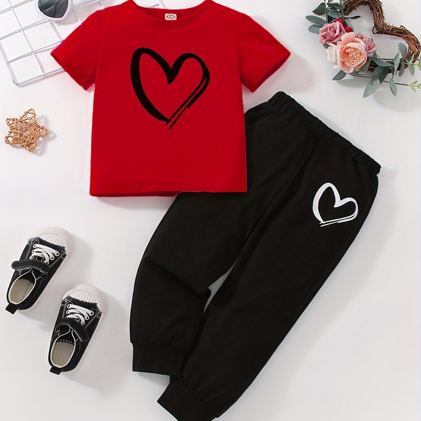 Girls Heart Print T-Shirt and Sweatpants Fashion Set