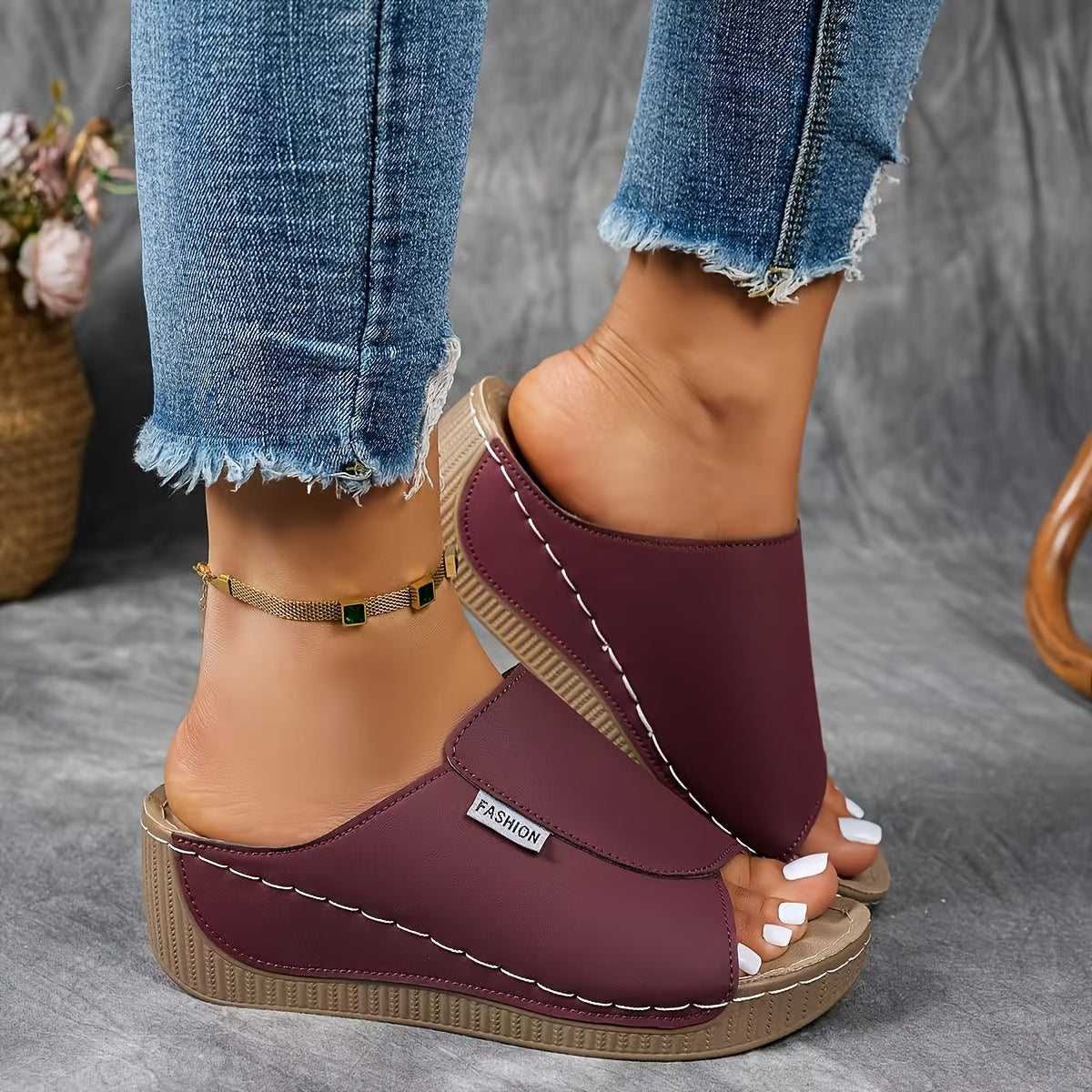 Women's Elegant Arch Support Slip-On Sandals for Everyday Comfort