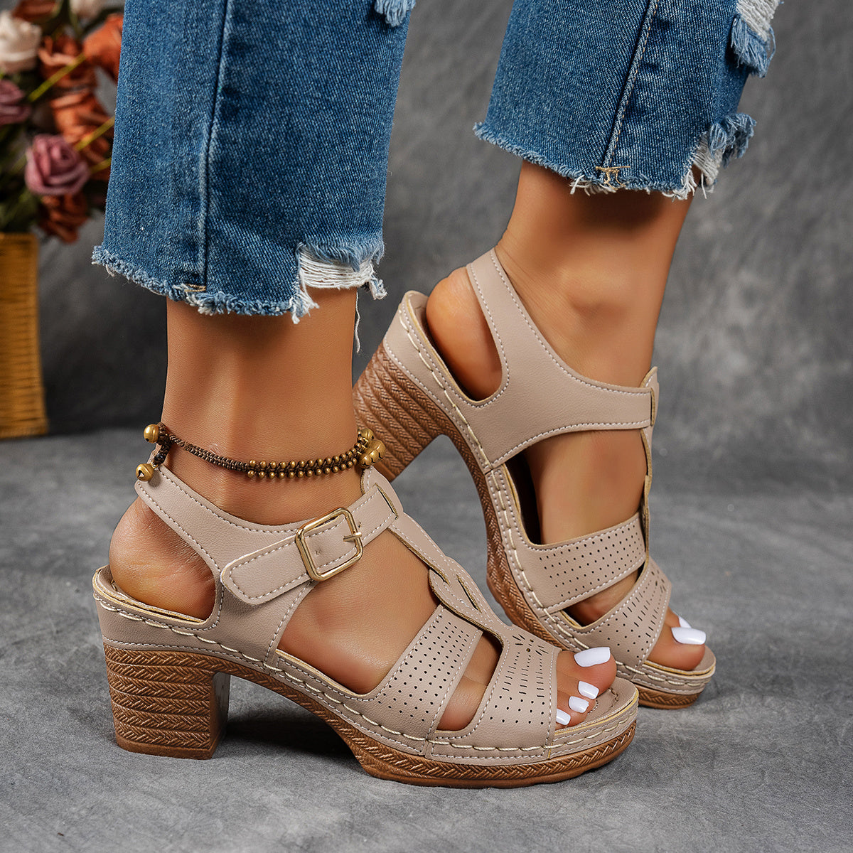 Women's Chunky Heel Platform Sandals Open Toe Ankle Strap Buckle Closure Comfortable Casual and Dressy Summer Shoes Black and Brown