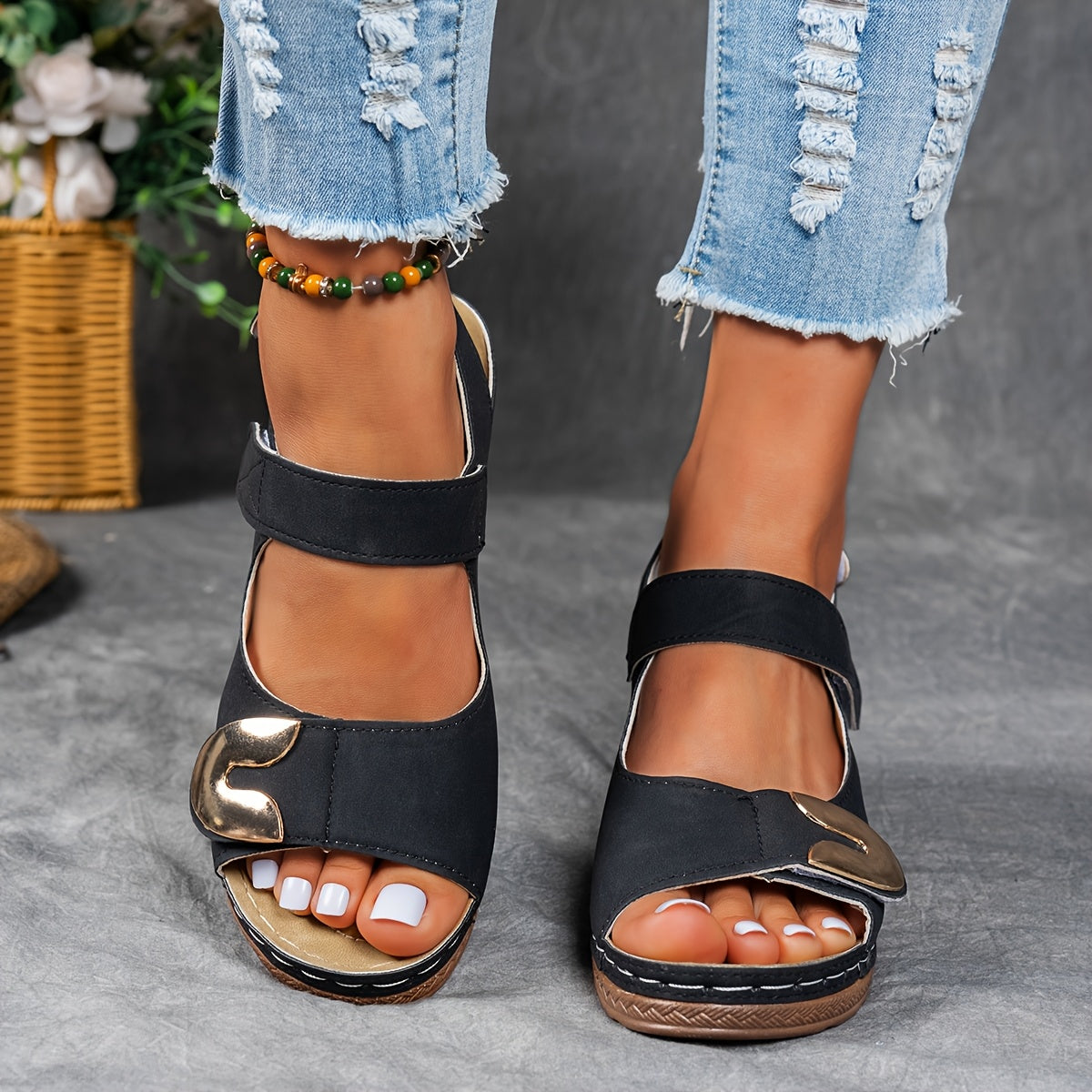 Women's Casual Platform Sandals with Chunky Heel Open Toe Adjustable Strap Summer Footwear in Black Red Pink Durable Comfortable Thick Sole for Beach Casual Outings Warm Weather